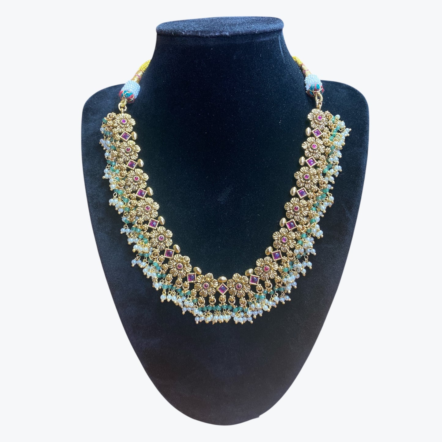 Floral necklace and earrings set