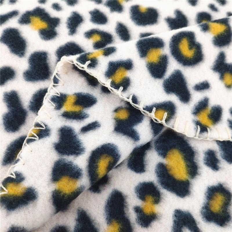 Mainstays Fleece Throw Blanket 50" x 60"