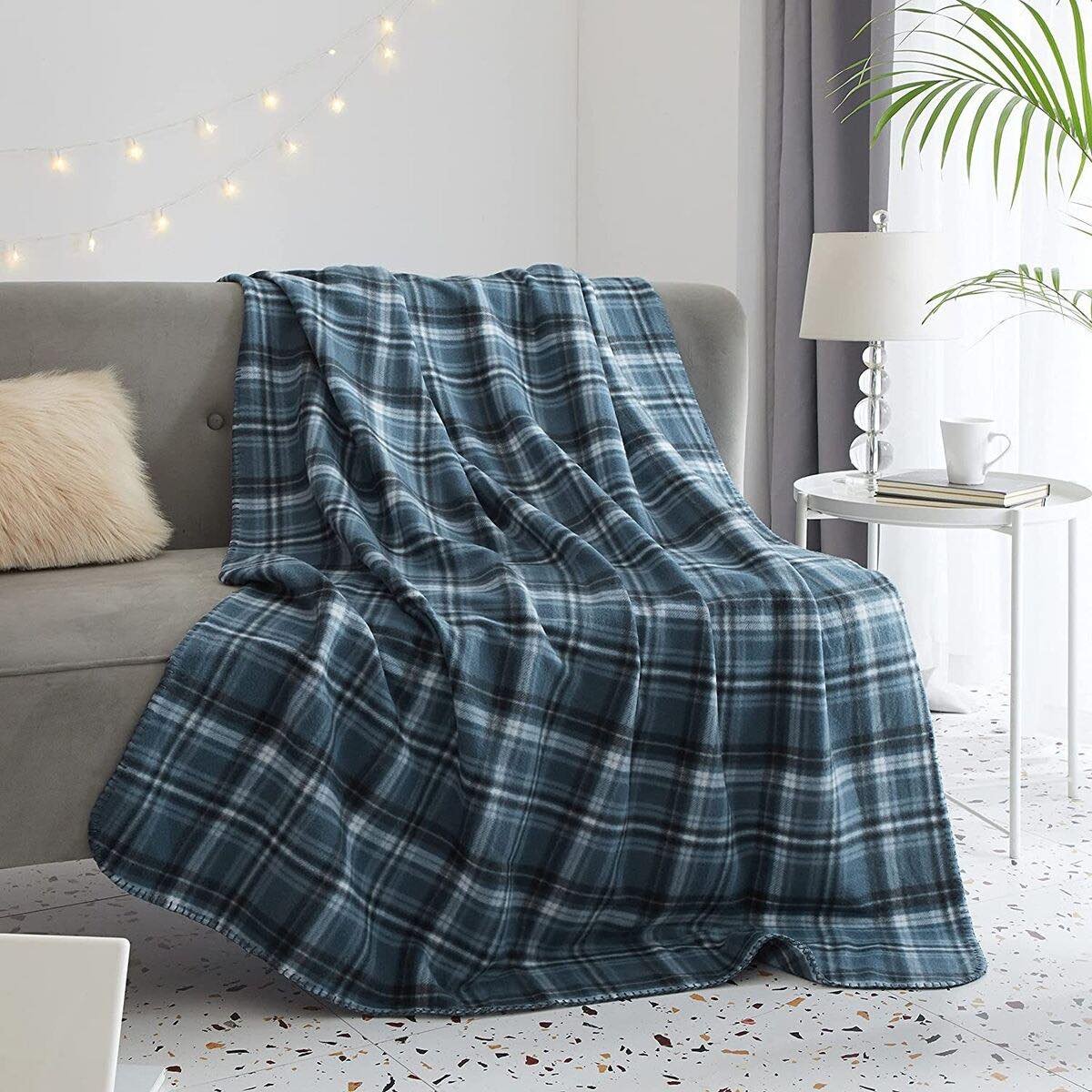 Mainstays Fleece Throw Blanket 50" x 60"