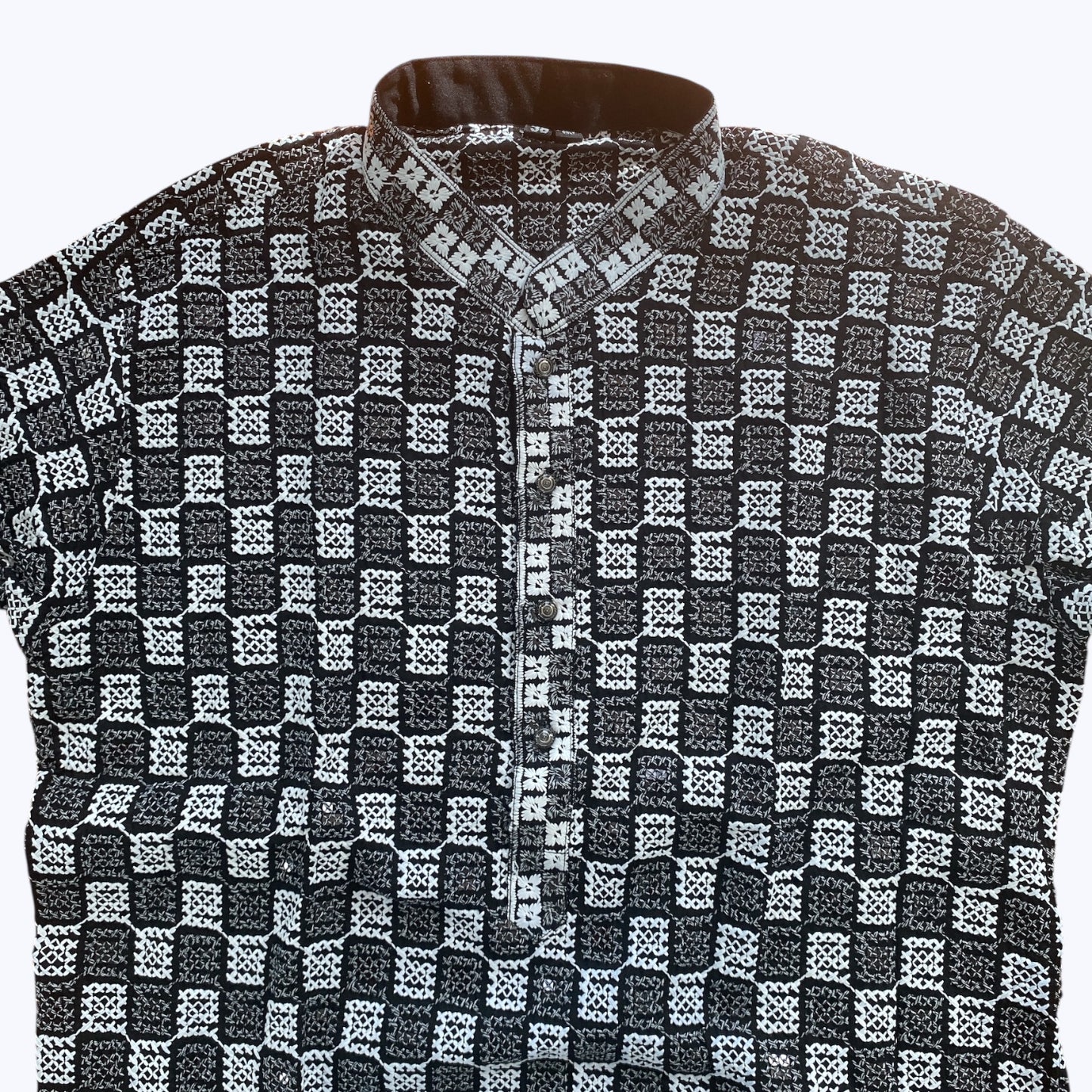 Men’s chikankari kurta set. No scarf included.