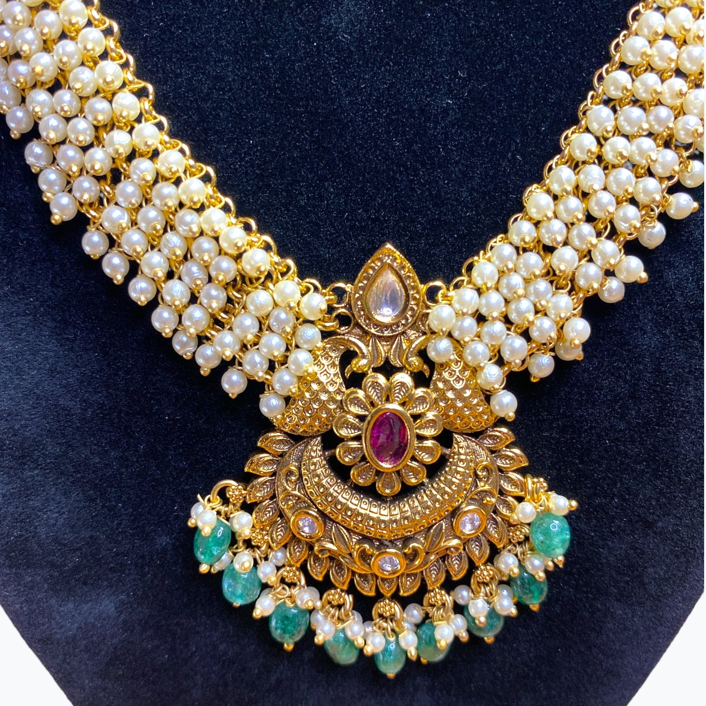 Temple necklace and earrings set