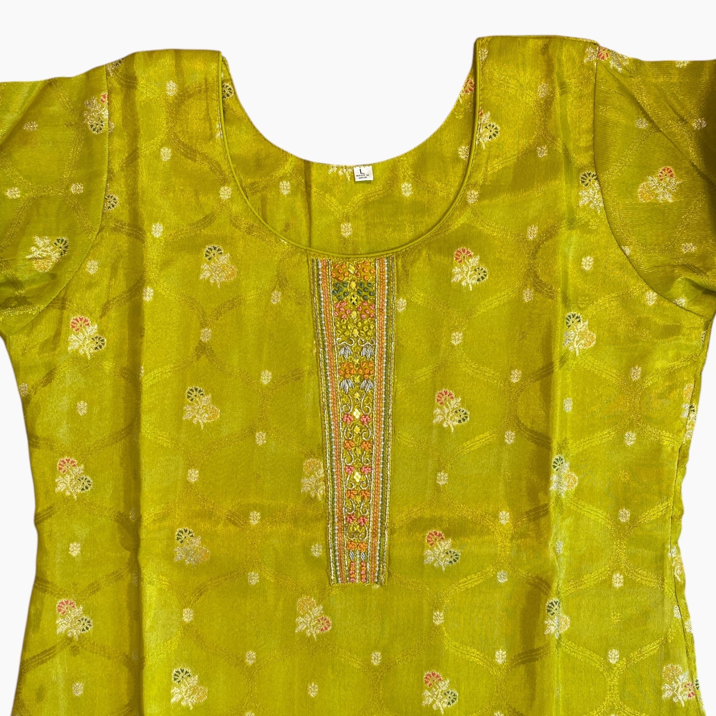 Lattice design kurta set.
