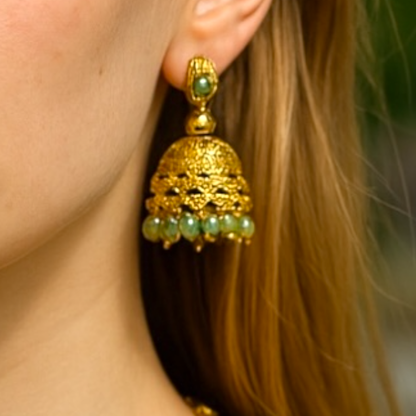 Floral necklace and earrings set