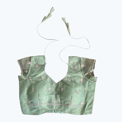 Zari work boutique saree and blouse set