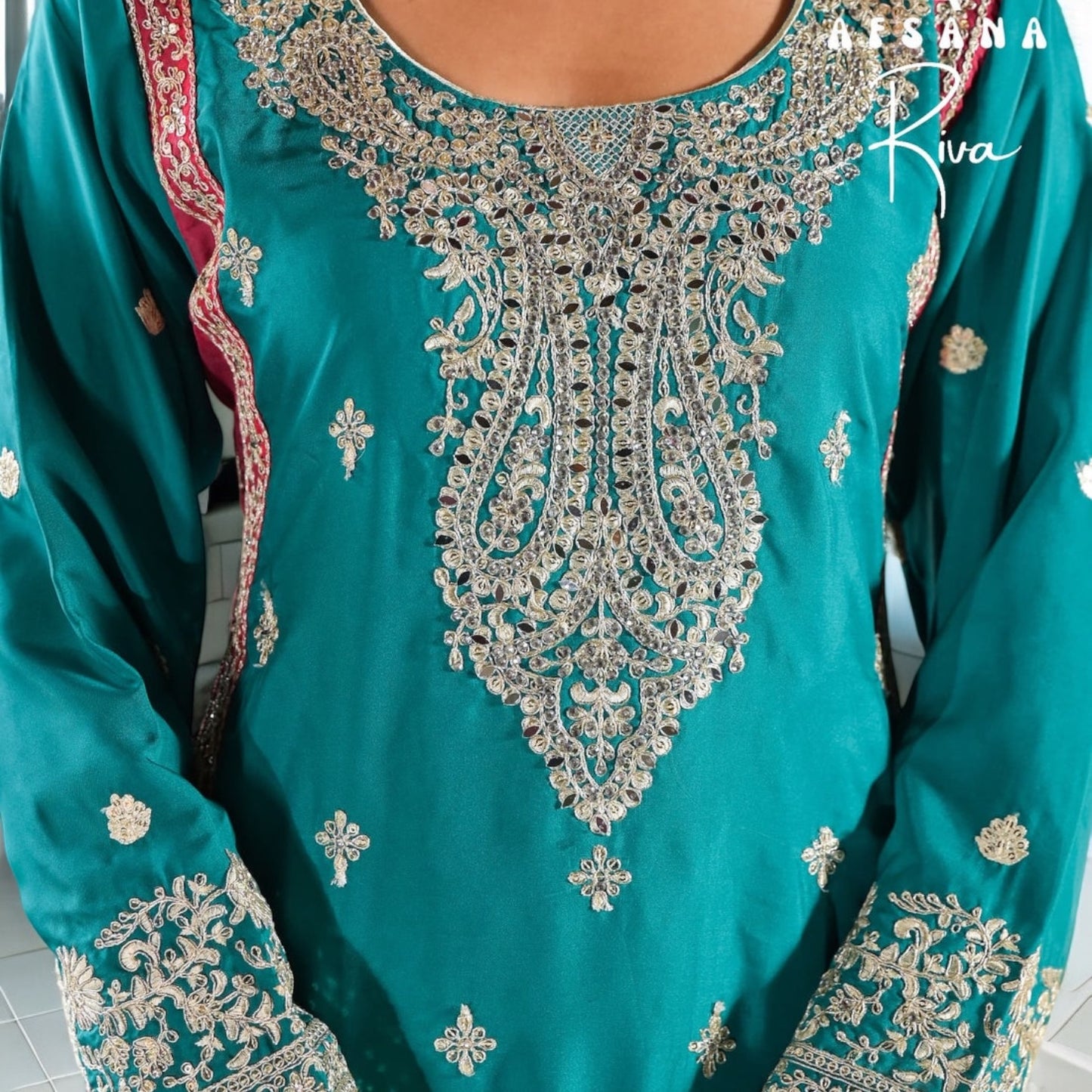 Afsana riva kurta set.