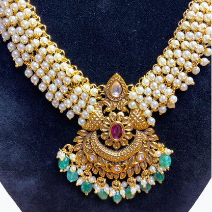 Temple necklace and earrings set