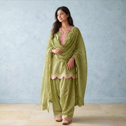 Mahrokh Embroidered Farshi Salwar Set